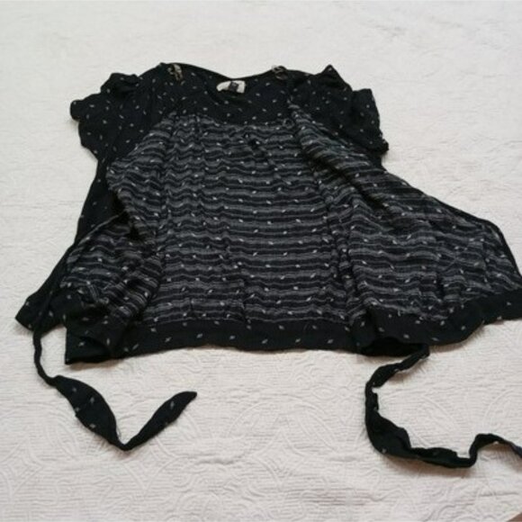 Universal Thread Womens Black Wrap Top With Tie Detail Size M - Picture 6 of 12